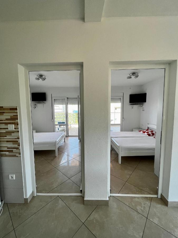 Apartments Apartmani Bojana Утєха Екстер'єр фото