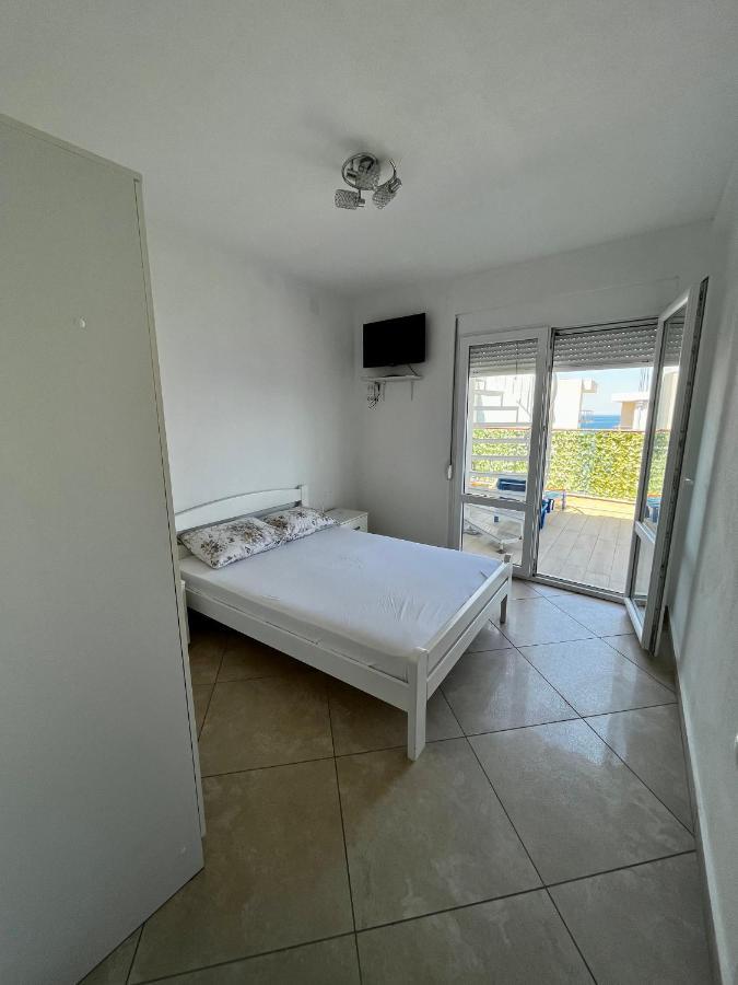 Apartments Apartmani Bojana Утєха Екстер'єр фото