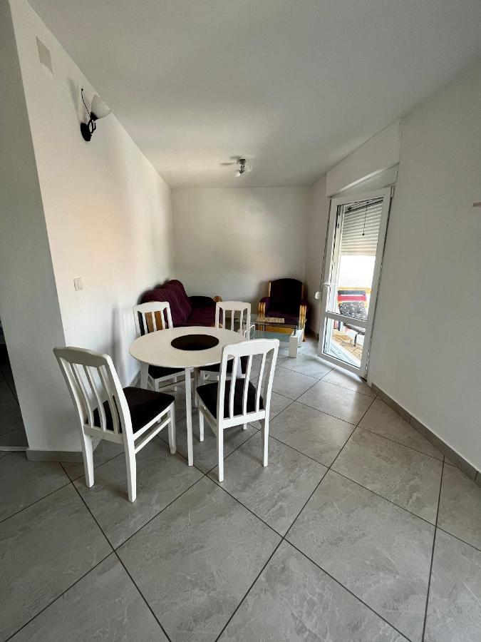 Apartments Apartmani Bojana Утєха Екстер'єр фото