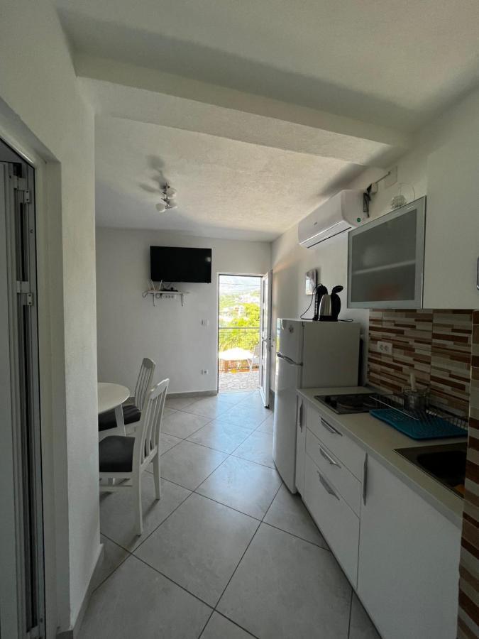 Apartments Apartmani Bojana Утєха Екстер'єр фото