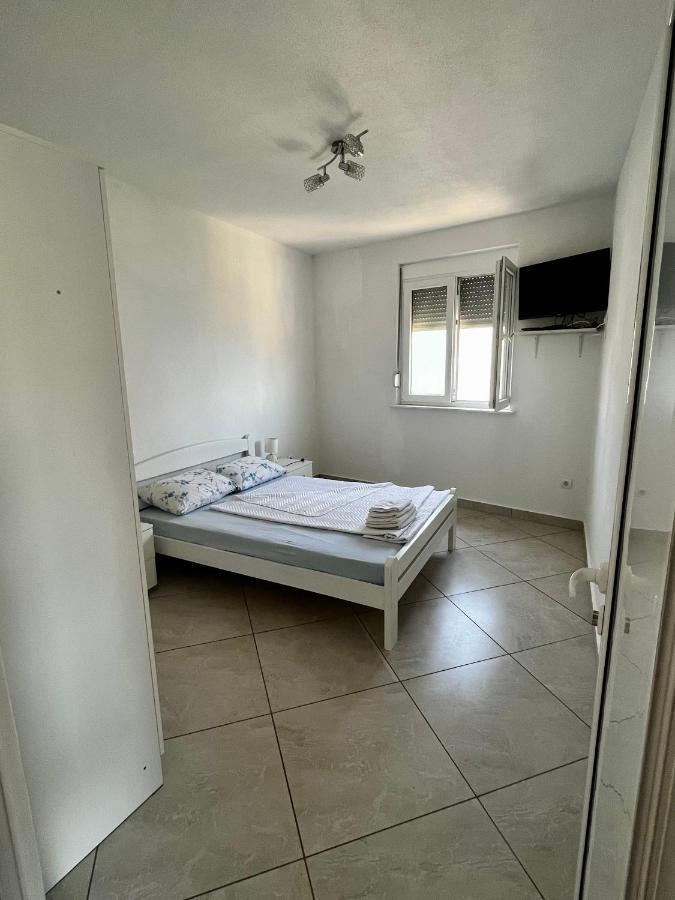Apartments Apartmani Bojana Утєха Екстер'єр фото
