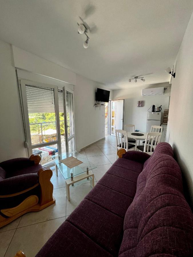 Apartments Apartmani Bojana Утєха Екстер'єр фото