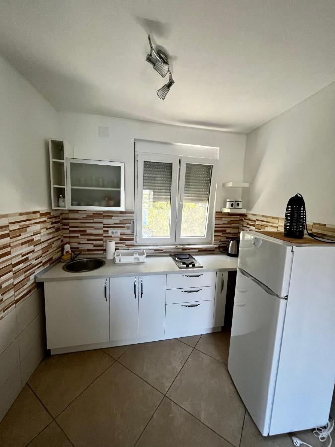Apartments Apartmani Bojana Утєха Екстер'єр фото