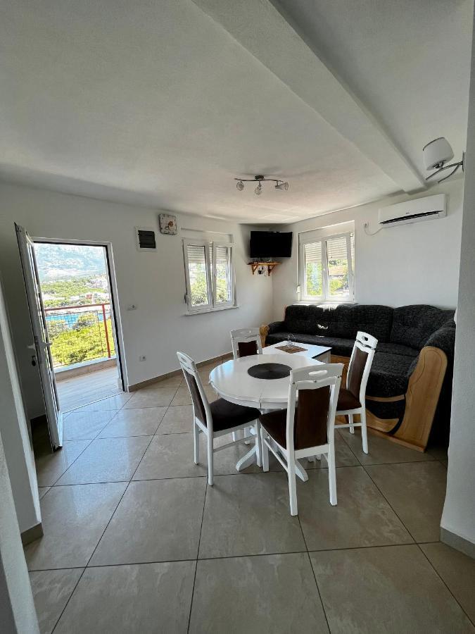 Apartments Apartmani Bojana Утєха Екстер'єр фото