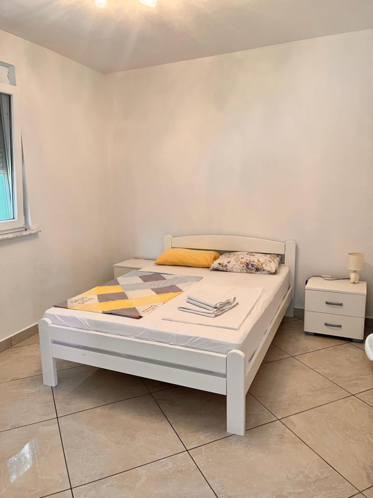 Apartments Apartmani Bojana Утєха Екстер'єр фото