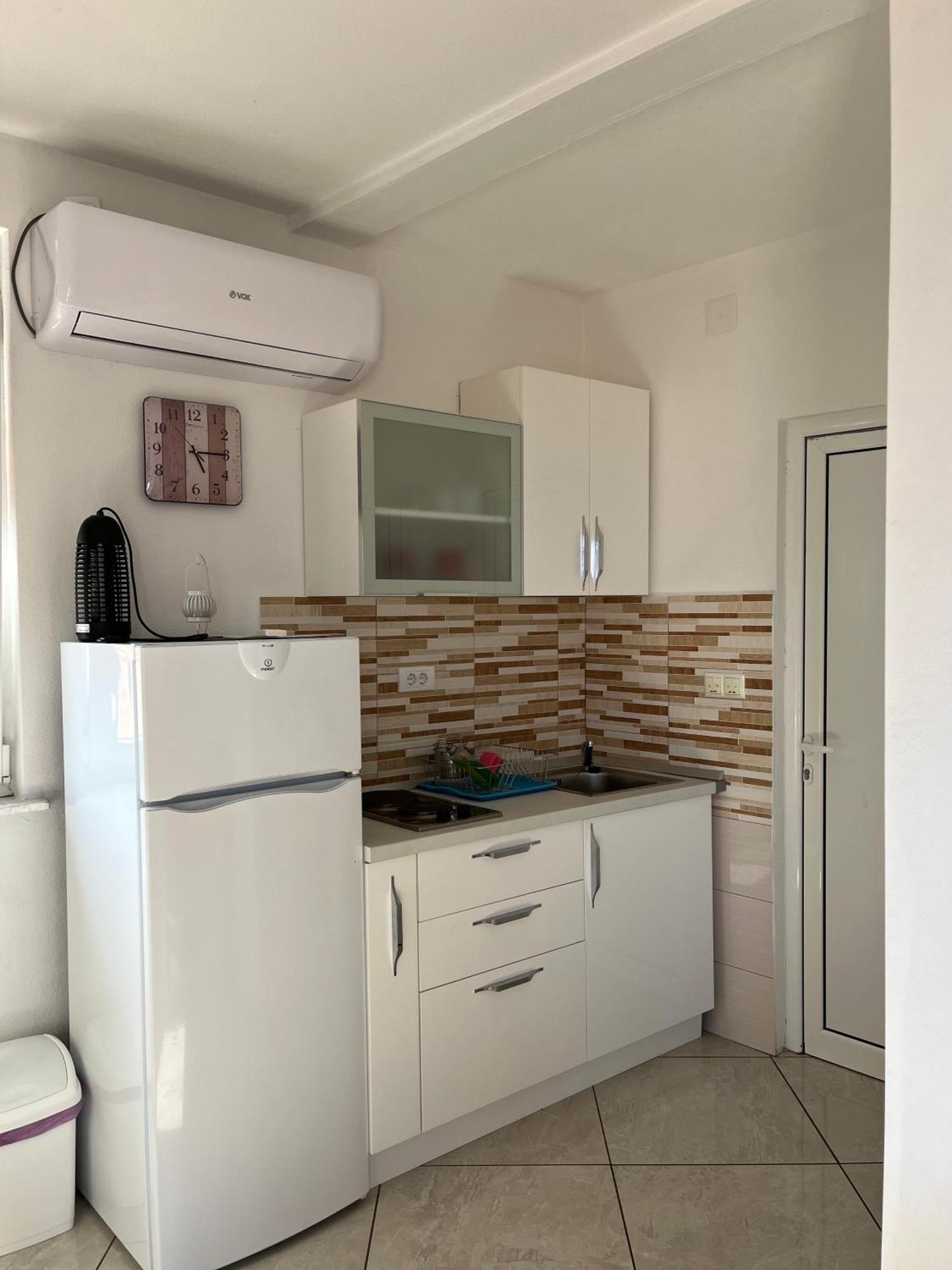 Apartments Apartmani Bojana Утєха Екстер'єр фото