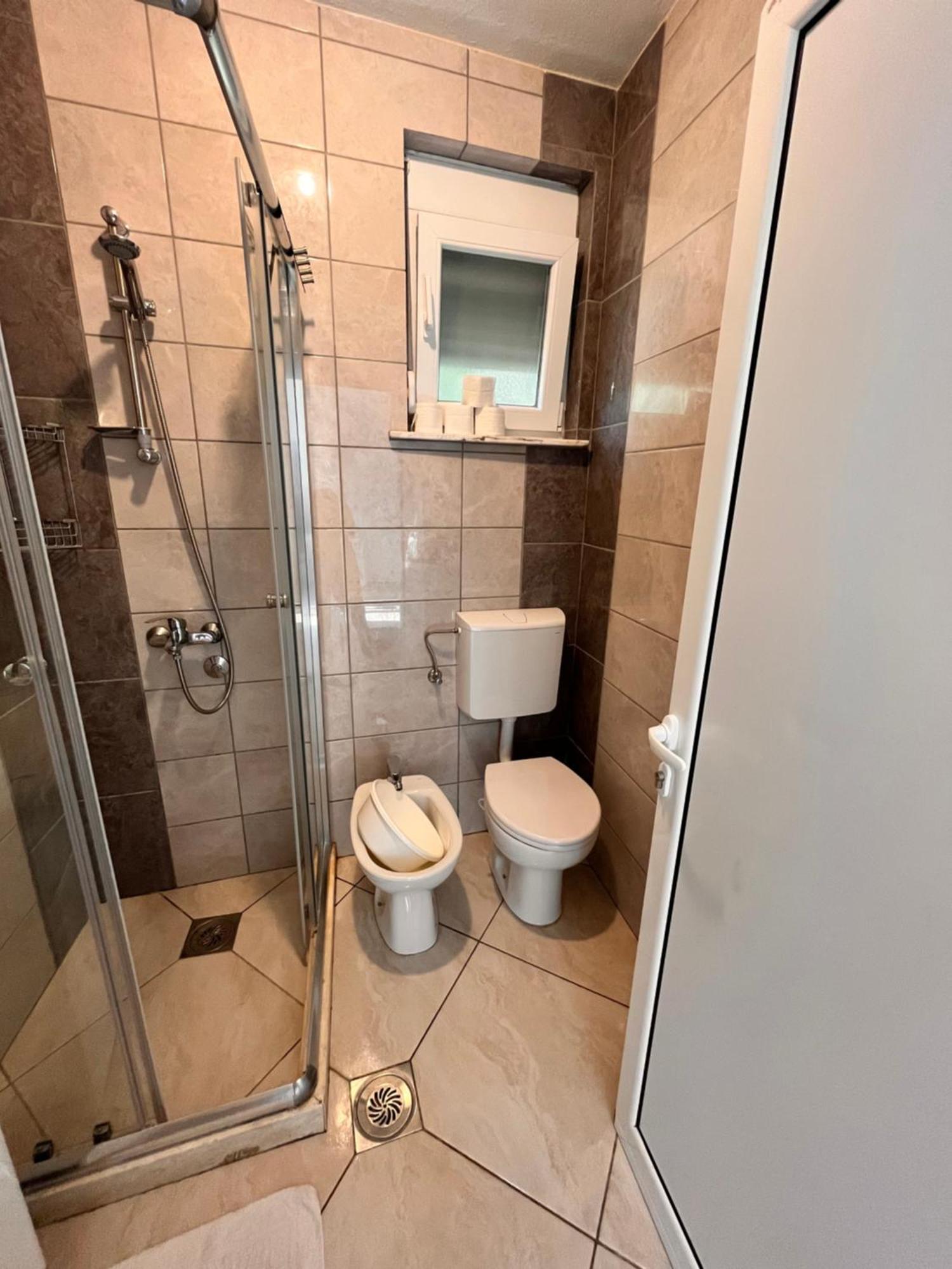 Apartments Apartmani Bojana Утєха Екстер'єр фото